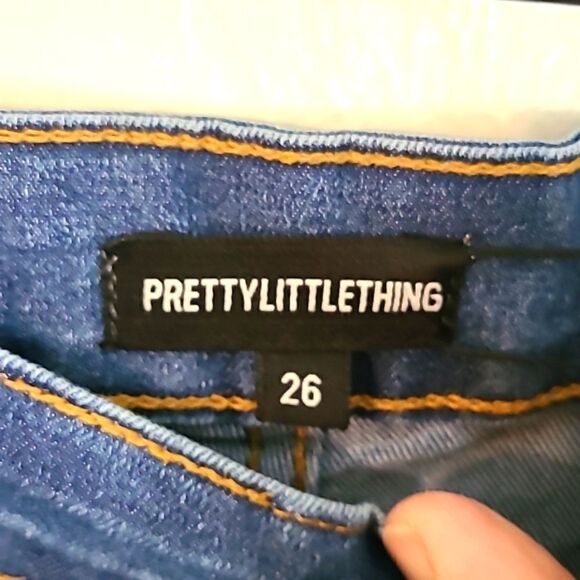 Pretty Little Thing-High Waisted,Distressed,Stretchy Skinny Jeans, Size 26, NWT - Picture 6 of 8